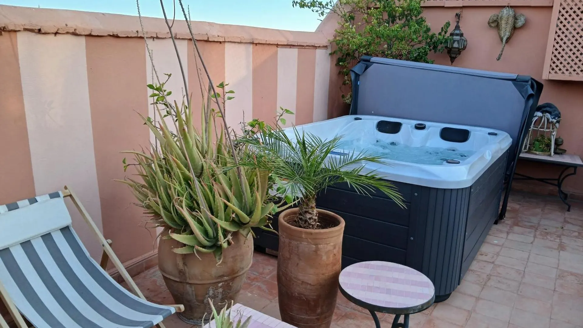 ***  Riad Lauriers Blancs Marrakesh Marruecos